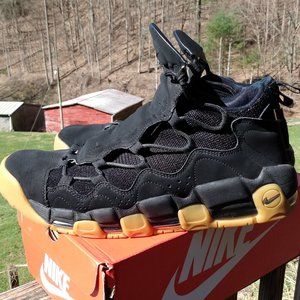 Nike Air 'More Money'